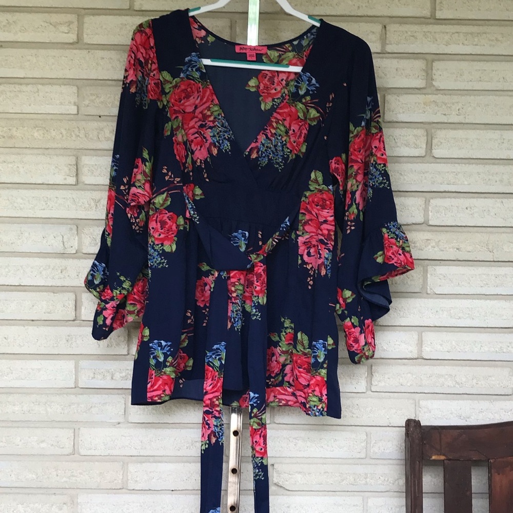 ····▶Betsey Johnson Roses Tie Around Blouse
